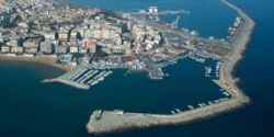 Il Comandante della Capitaneria di Porto di Crotone in visita al Centro Strategia Marina dell'Arpacal
