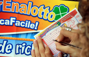 SuperEnalotto: Centrato il 6 da 371milioni, vincono in 90: nove sono calabresi