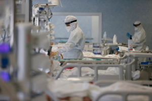 Covid, diminuisce la pressione sugli ospedali, ma ancora 2 vittime e 605 casi