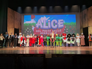 Alice nel Paese delle Meraviglie incanta il Teatro Comunale: il teatro che cresce con i bambini