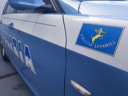 Crotone: si lancia sulla 106 per suicidarsi