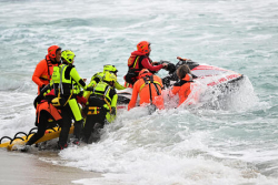 Strage di migranti, al Palamilone l&rsquo;ultimo omaggio alle vittime