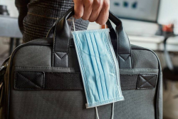 Controlli a Crotone, multe e sospensioni