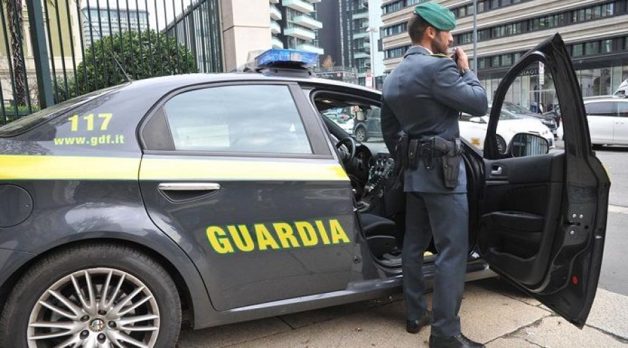 Pusher a soli diciassette anni spacciava davanti alla scuola