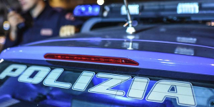 Reggio Calabria: aggredisce la compagna con un bastone, poi spacca il setto nasale al padre