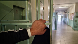Dramma nelle carceri calabresi, detenuto si impicca in cella