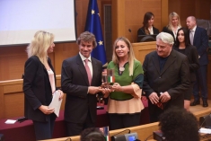 Gerardo Sacco celebra l&rsquo;amicizia tra Italia e Usa