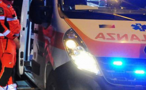 Sbanda con l&rsquo;auto: un ferito nel cosentino