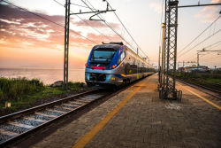 Treni: pi&ugrave; corse per le localit&agrave; turistiche calabresi, tornano anche notturni e domenicali
