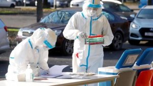 In calo il numero dei positivi al Covid: effettuati minor tamponi