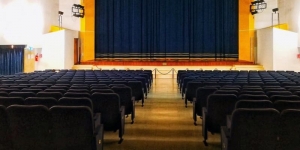 Tutti insieme appassionatamente sul palco del Teatro Comunale. Il TeatroLab &egrave; tornato davanti al pubblico