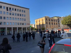 Coronavirus: mamme davanti a comune Cosenza, ''Chiudete le scuole!''