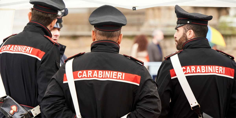 Tenta un&rsquo;estorsione ma viene beccato sul fatto