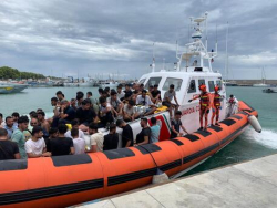 Sbarco di migranti a Roccella Ionica
