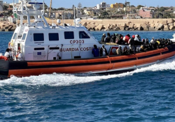 230 migranti portati dalla Guardia costiera a Crotone