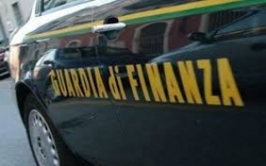 Canoni demaniali non pagati. Controlli in 52 lidi balneari, evasi oltre 2 milioni di euro