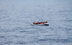 Calabria: imbarcazione con migranti lancia richiesta di aiuto