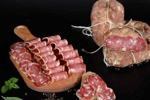 A Fico trionfano i Salumi DOP calabresi e il Suino Nero