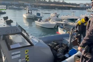 Cocaina nella chiglia di una nave, sequestrati 400 kg a Gioia Tauro