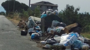 Emergenza rifiuti a Crotone: ordinanza del sindaco Voce