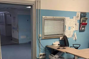 Rossano: distrugge gli arredi Pronto Soccorso e colpisce una guardia giurata