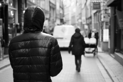 Un uomo di 60 anni &egrave; stato arrestato e posto ai domiciliari dai carabinieri a Melito Porto Salvo con l'accusa di stalking