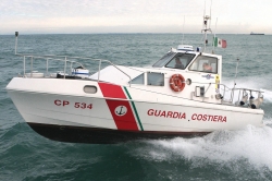 Yacht rischia di affondare al largo di Soverato