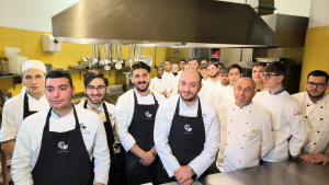 Gli studenti dell'alberghiero di Cosenza a scuola di cucina con lo chef Michele Rizzo