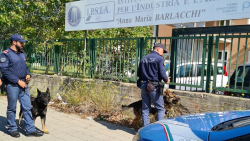 Droga: controlli in scuole a Crotone, sanzionati due studenti