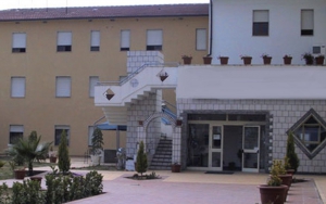 Villa Torano: porre fine ad una situazione scandalosa