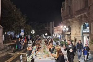 Mille posti a tavola nel centro storico di Catanzaro per ''La cena straordinaria''