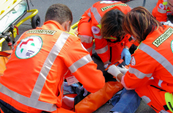 Gli scoppia un petardo in mano, grave incidente nel vibonese