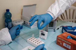 Covid in Calabria, tre decessi e meno ricoveri