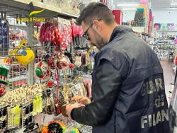 Crotone, maxi sequestro di prodotti di carnevale