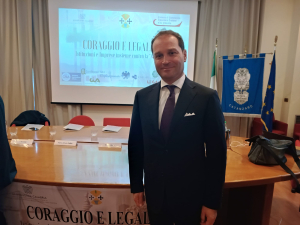 Schiavonea, distrutti i mezzi del cantiere dell'azienda del presidente di Ance Calabria Roberto Rugna. ''Chi semina paura non fermer&agrave; il lavoro onesto''
