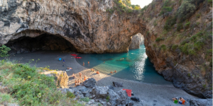 Arcomagno a San Nicola Arcella, ticket ai bagnanti per accedere. Dichiarazione di Bianca Laura Granato