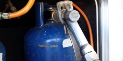 Sorvegliato speciale tenta suicidio con una bombola del gas a Cittanova