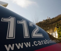 Sms osceni a figlia minorenne, arrestato