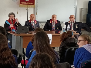 Legalit&agrave; e prevenzione a scuola: l'Associazione Nazionale Polizia di Stato incontra gli alunni di Feroleto Antico e Pianopoli per dire no alle dipendenze