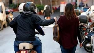 Scippate ragazze in pieno centro a Crotone