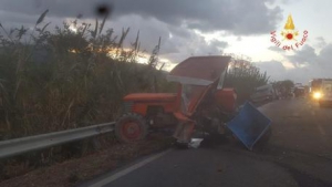 Scontro tra furgone e trattore, un morto nel catanzarese