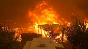 Calabria nella morsa del fuoco. Venerd&igrave; record degli interventi con mezzo aereo