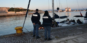 Crotone, individuati ed arrestati tre presunti scafisti