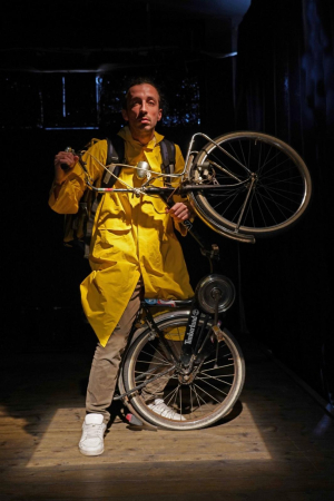 Voci dal sottosuolo: quarta edizione, Mammut Teatro con il suo ''Smart work'' in scena domenica 19 al Teatro Vuozzo in via Spirito Santo a Cosenza