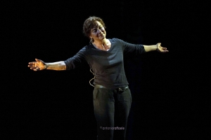 AMA Calabria, a Catanzaro una immensa Monica Guerritore emoziona e commuove