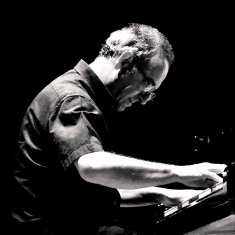 Ancora un grande concerto con EFM Super Trio Al Jazz Club Room 21 di Soverato