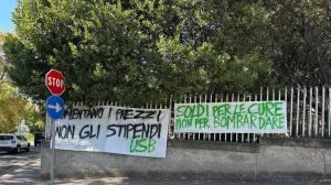 Sciopero generale, a Lamezia Terme presidio Usb davanti all'ospedale