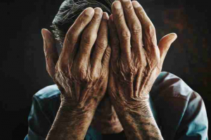 Anziani maltrattati in casa di riposo nel reggino, 5 arresti