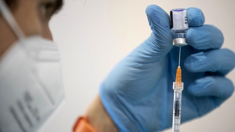 Vaccinazioni anti-covid, terza dose per gli over 40