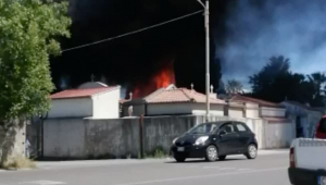 Vibo, incendio nel cimitero